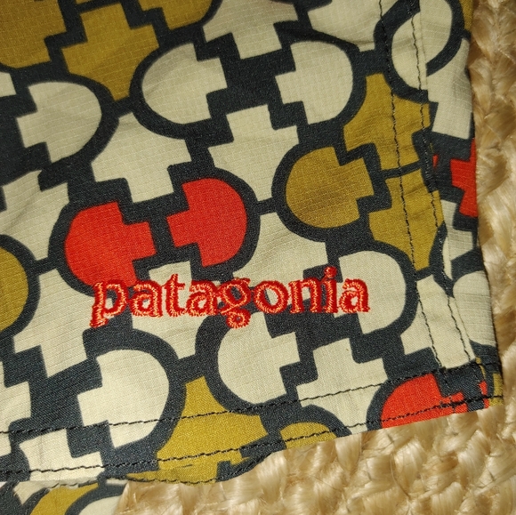 Patagonia Wavefarer Board Shorts Geomtric Sz.33 - Picture 4 of 6